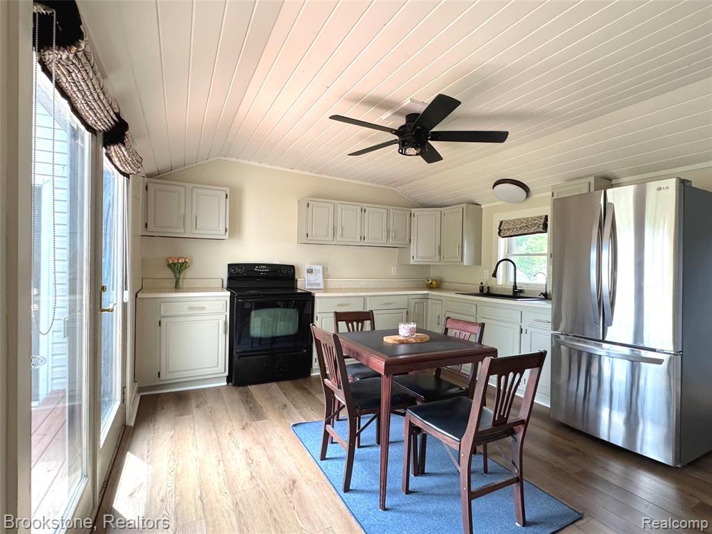 207 N Church, Ortonville, MI 48462 — Photo 16