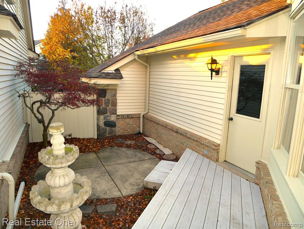 7383 SIMSBURY Drive, West Bloomfield, MI — Photo 7