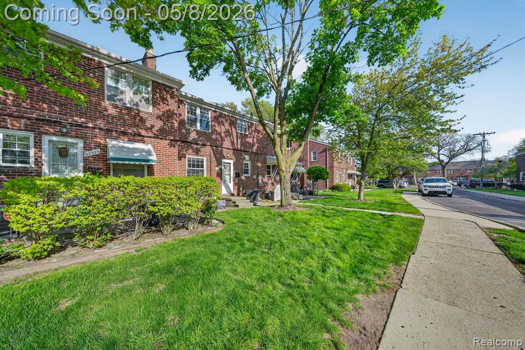 22927 Lakeshore Drive, Saint Clair Shores, MI 48080 — Photo 32