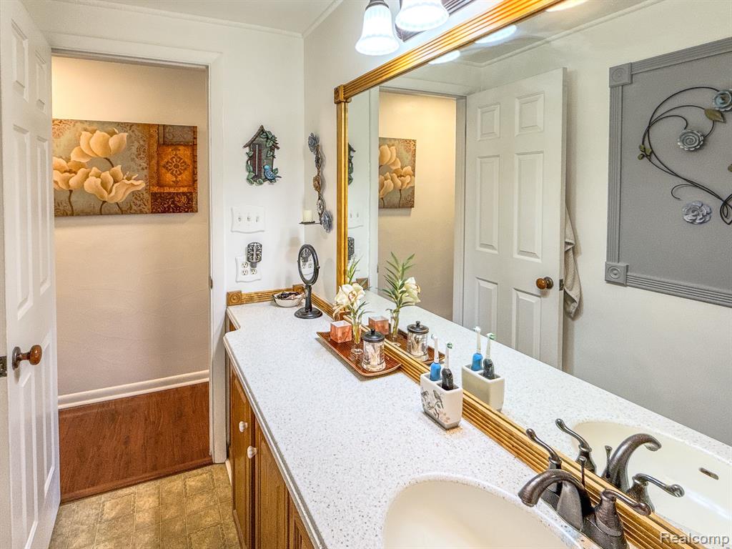 9032 W BRISTOL Road, Swartz Creek, MI 48473 — Photo 26