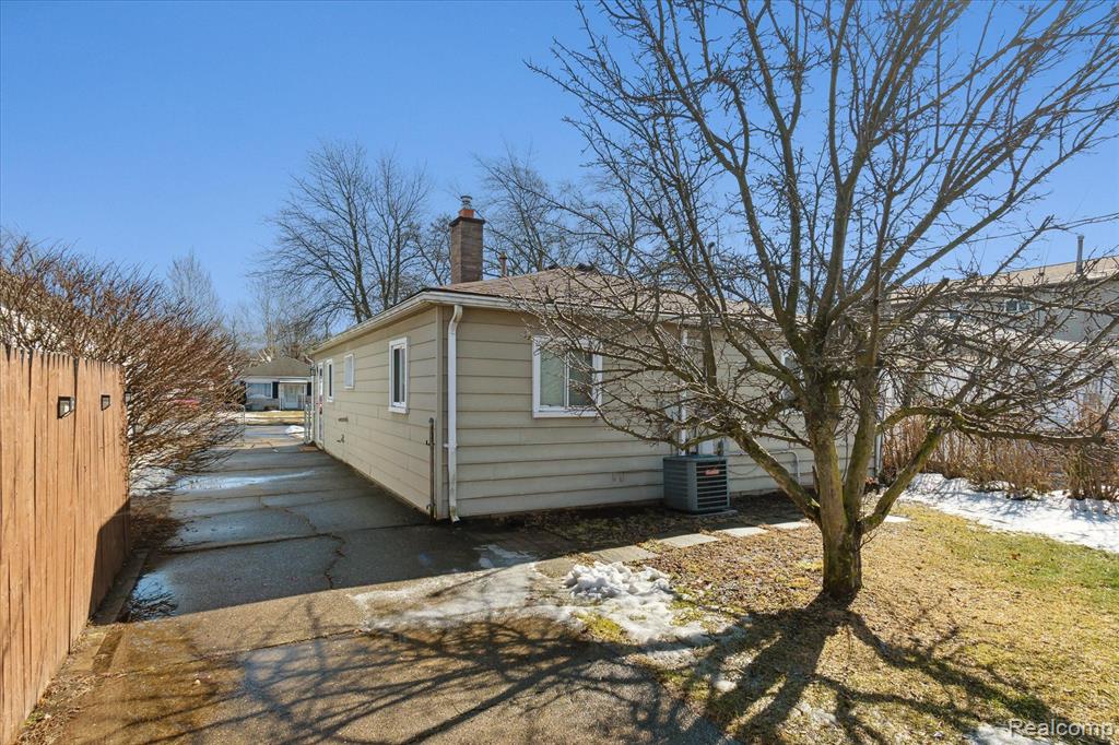 6491 N WAVERLY Street, Dearborn Heights, MI 48127 — Photo 32