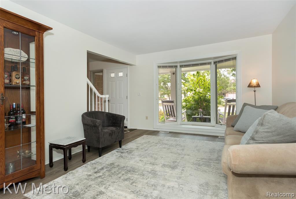 635 Timberline Drive, Rochester Hills, MI 48309 — Photo 8