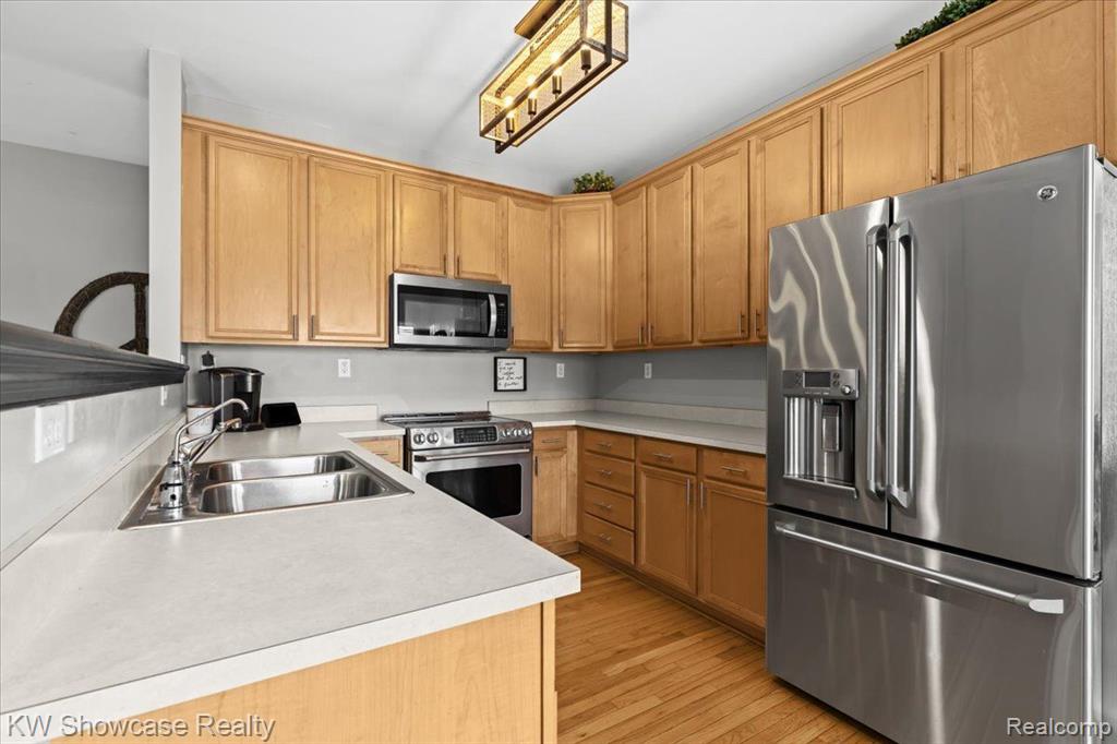 1042 POLO Drive, South Lyon, MI 48178 — Photo 11