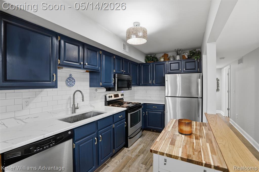 174 Pinewood Circle, Plymouth, MI 48170 — Photo 11