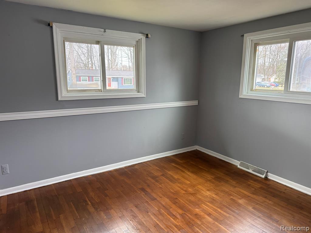5520 Litchfield Drive, Flint, MI 48532 — Photo 13