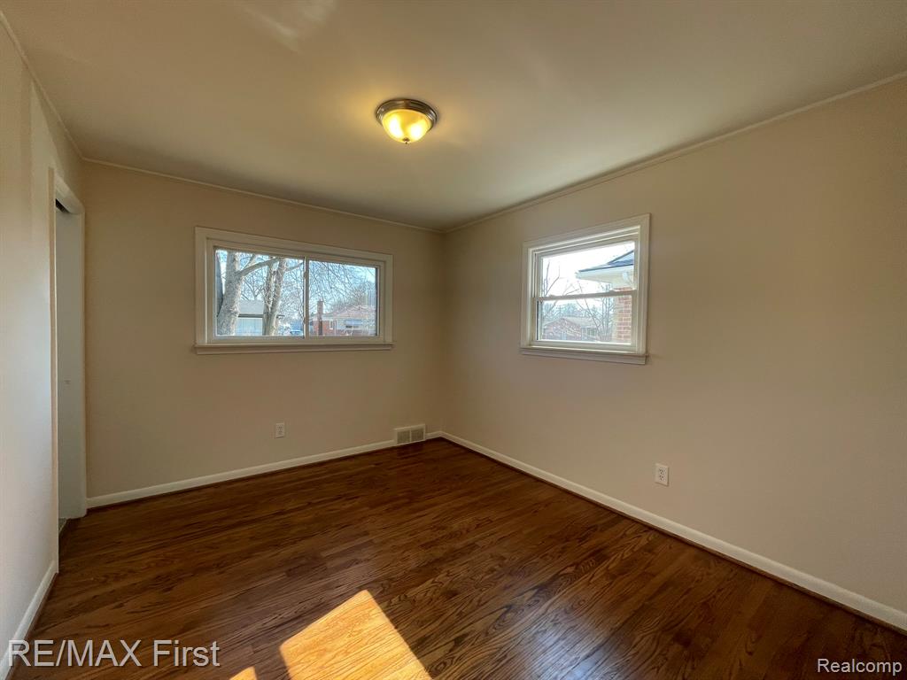 8236 Margaret Street, Taylor, MI 48180 — Photo 9