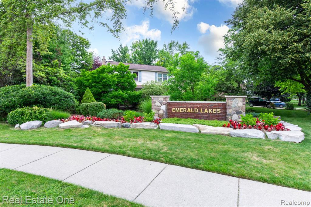 6011 Walker Drive, Troy, MI 48085 — Photo 3