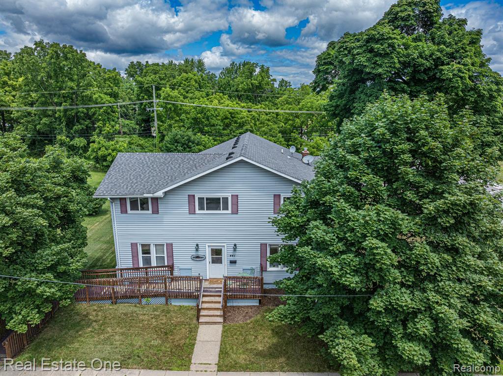 447 E JACKSON Street E, Lake Orion, MI 48362 — Photo 2