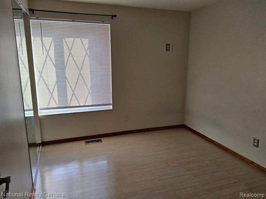 8676 Community Blvd Boulevard, Warren, MI 48093 — Photo 10