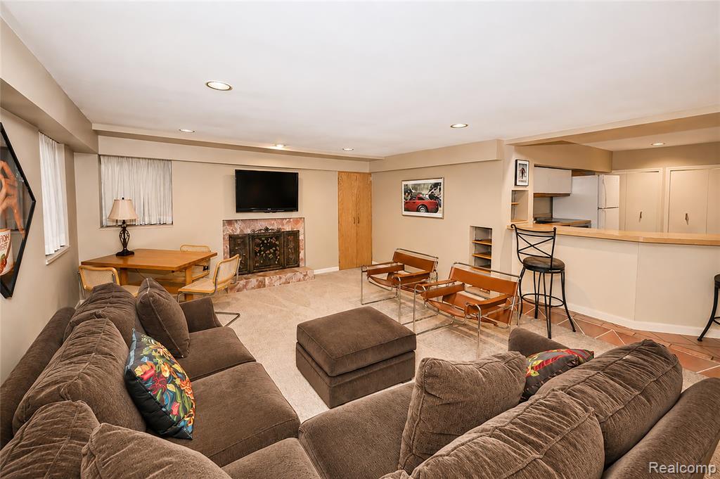 680 Wimbleton Drive, Birmingham, MI 48009 — Photo 35