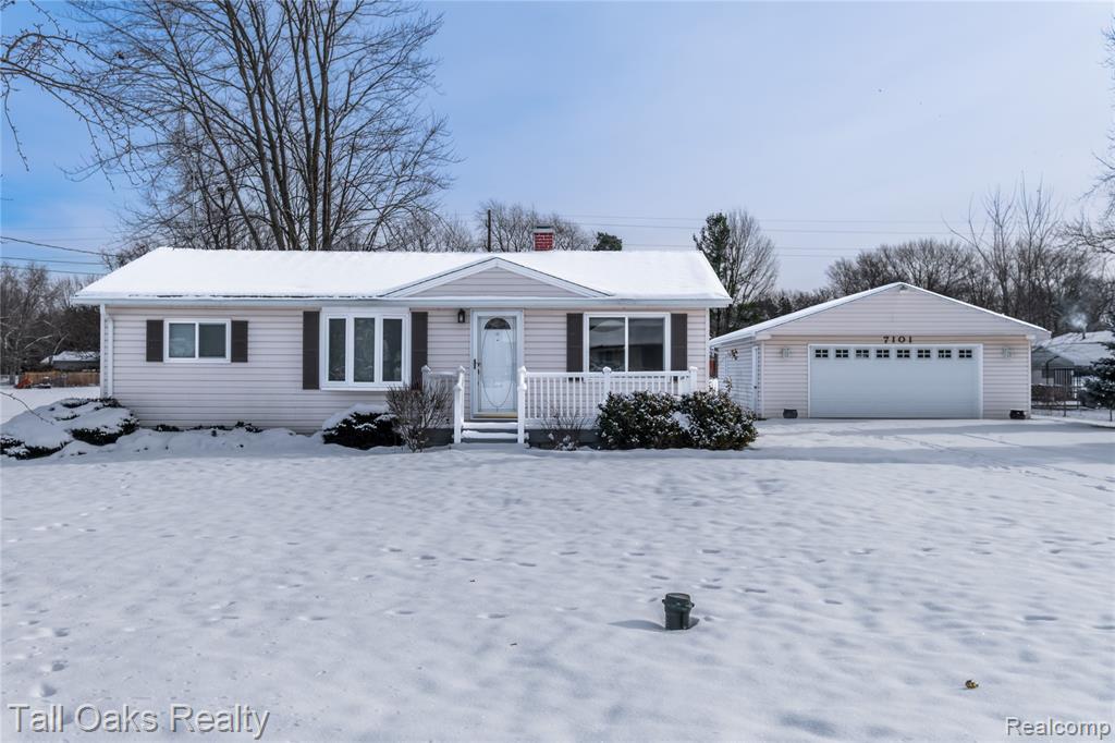 7101 Anna Street, Grand Blanc, MI 48439 — Photo 2