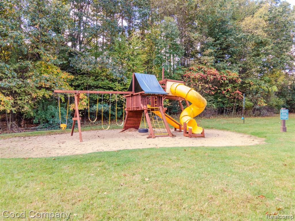 8726 Sunrise Mist Drive, Pinckney, MI 48169 — Photo 59