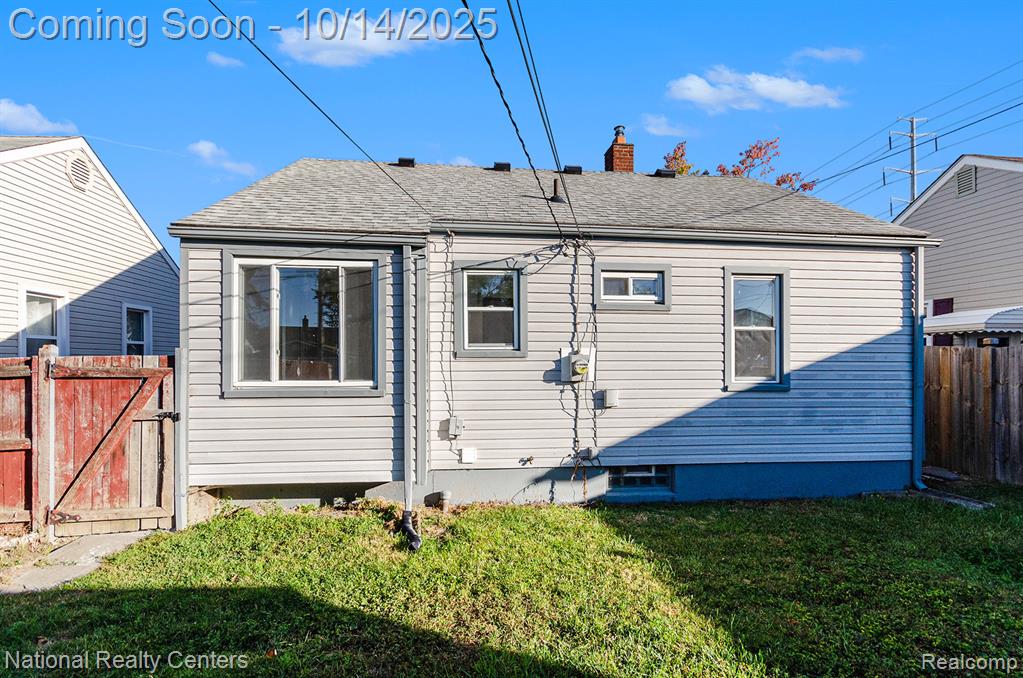 933 Antoine Street, Wyandotte, MI 48192 — Photo 17