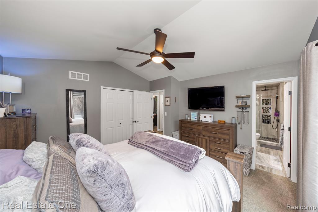 4083 W MAPLE Road, Wixom, MI 48393 — Photo 23