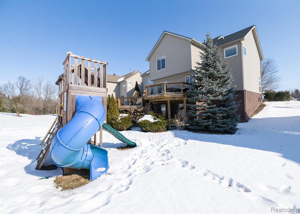 5731 Bingham Drive, Commerce Twp, MI 48382 — Photo 47