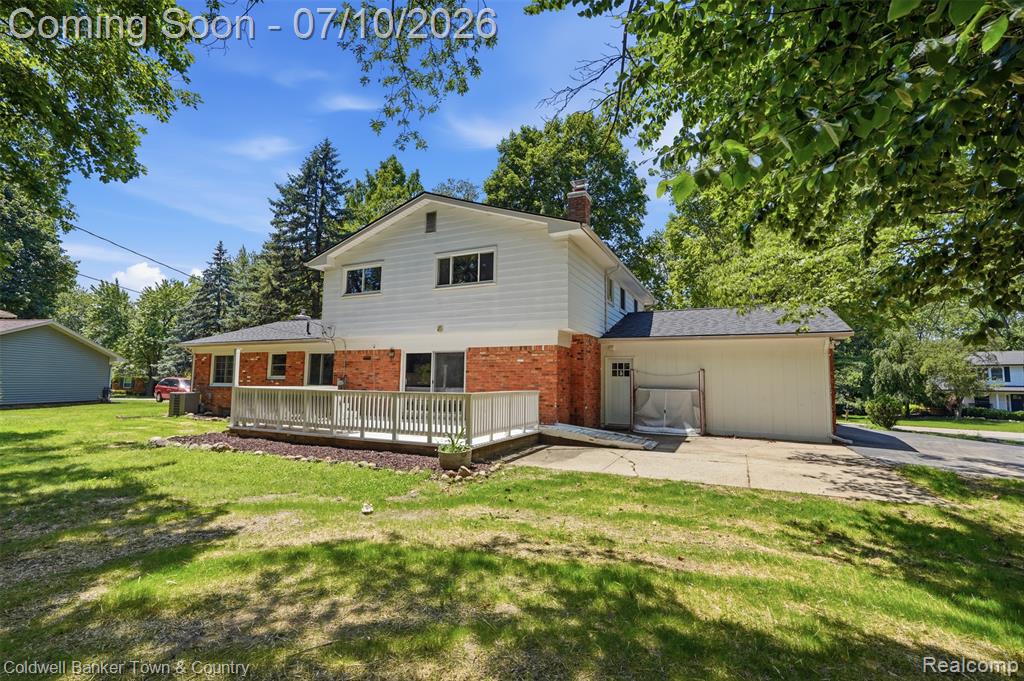 4301 Macqueen Drive, West Bloomfield, MI 48323 — Photo 54
