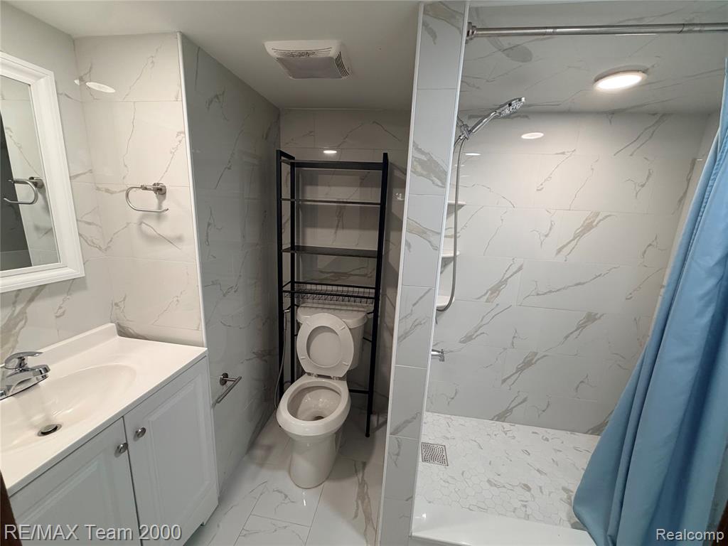 1415 Oakland Court, Dearborn Heights, MI 48125 — Photo 10