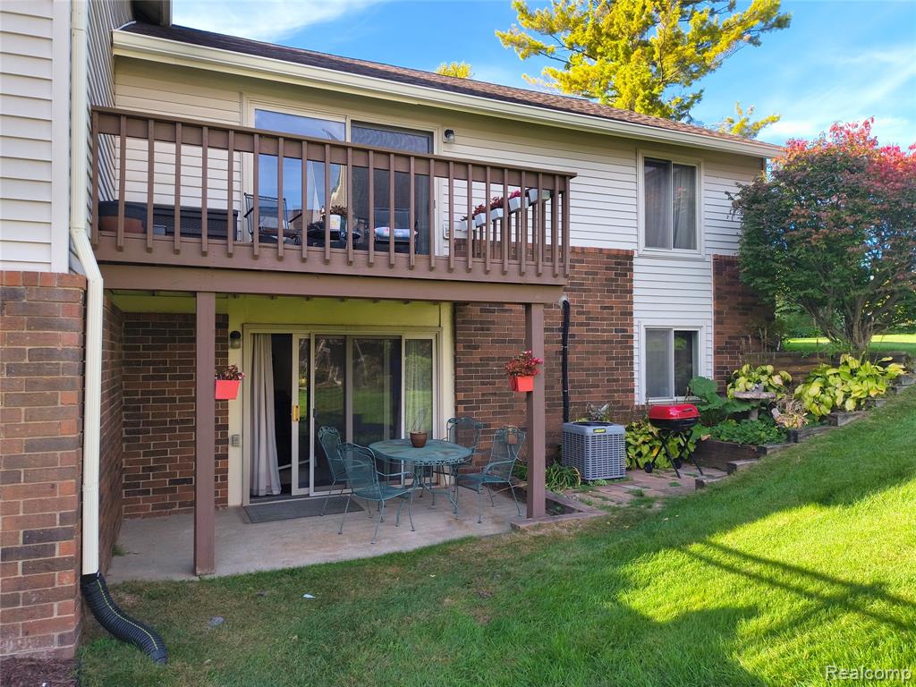 9085 Bavarian Way, Clarkston, MI 48348 — Photo 5