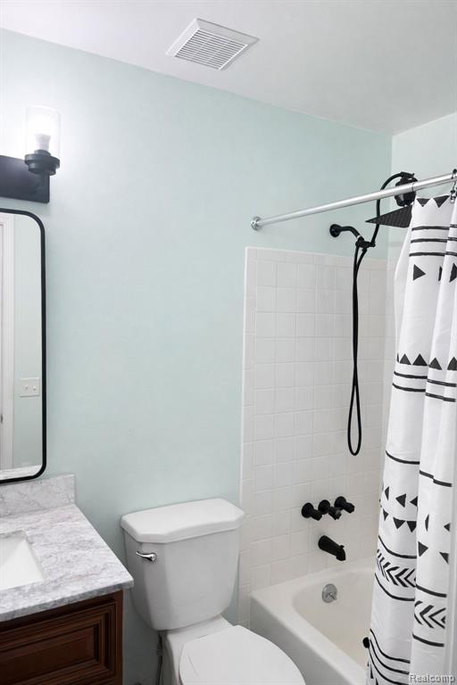 33693 Pondview Circle, Livonia, MI 48152 — Photo 10