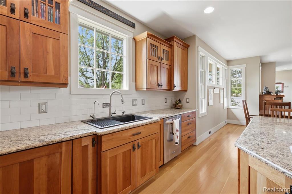 8665 Lakeview Boulevard, Clarkston, MI 48348 — Photo 17