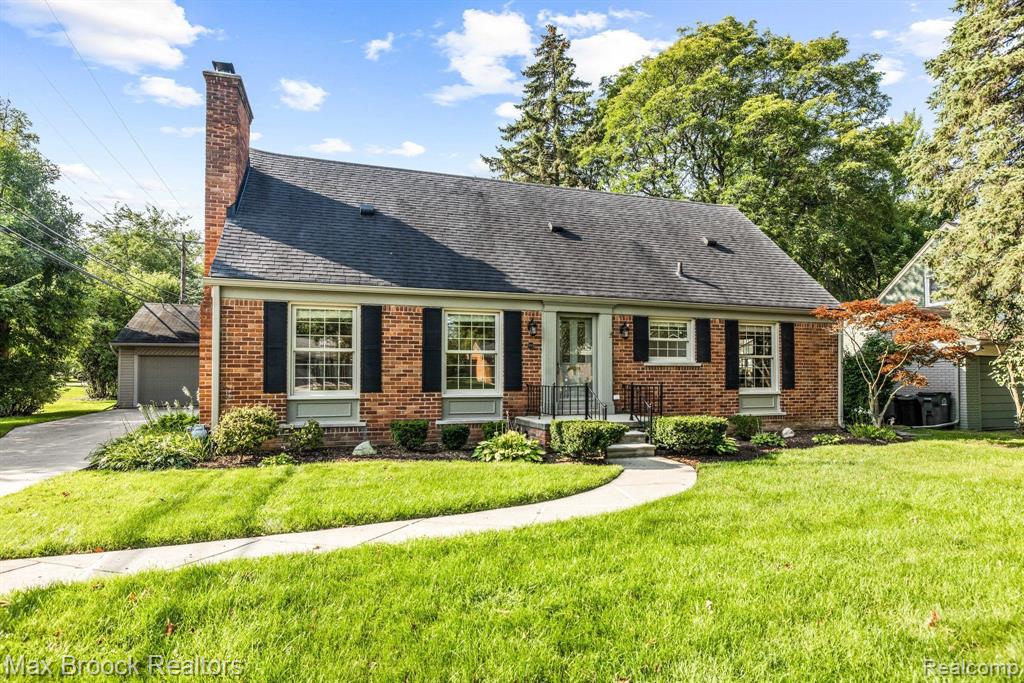 999 NORFOLK Street, Birmingham, MI 48009
