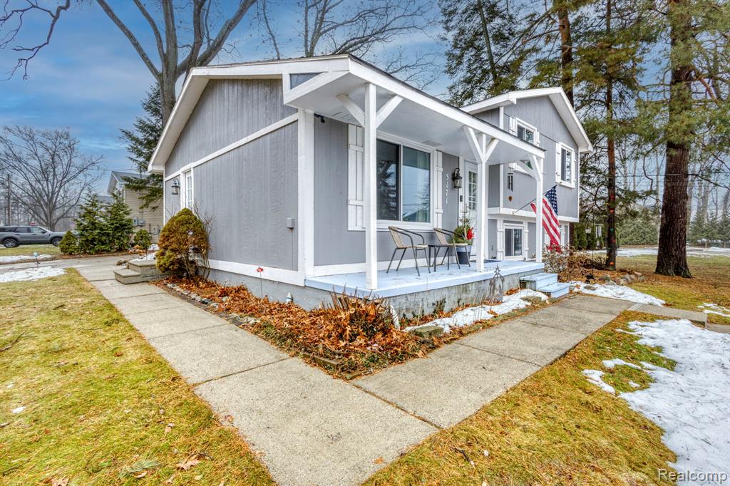 5171 DURNHAM Drive, Waterford, MI 48327 — Photo 4