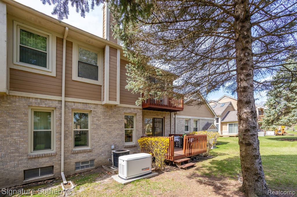 9410 Westwind Drive, Livonia, MI 48150 — Photo 9