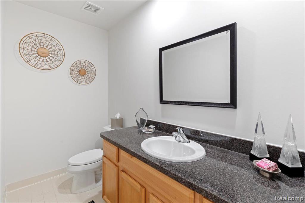 2076 RED MAPLE Lane, Commerce Twp, MI 48390 — Photo 18