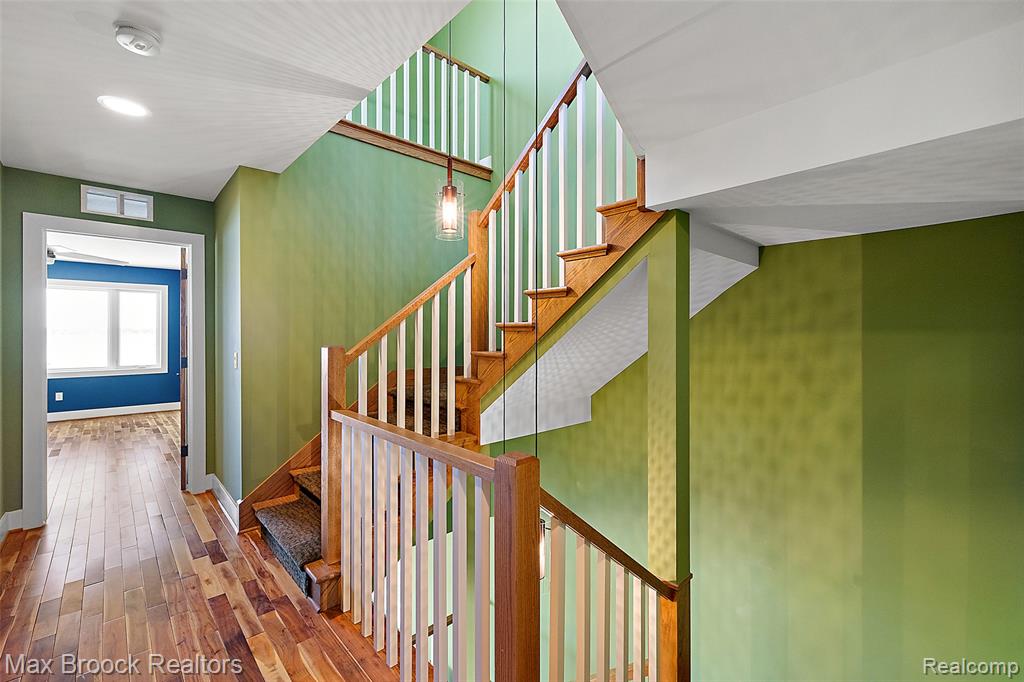 2022 Willow Beach Street, Keego Harbor, MI 48320 — Photo 9
