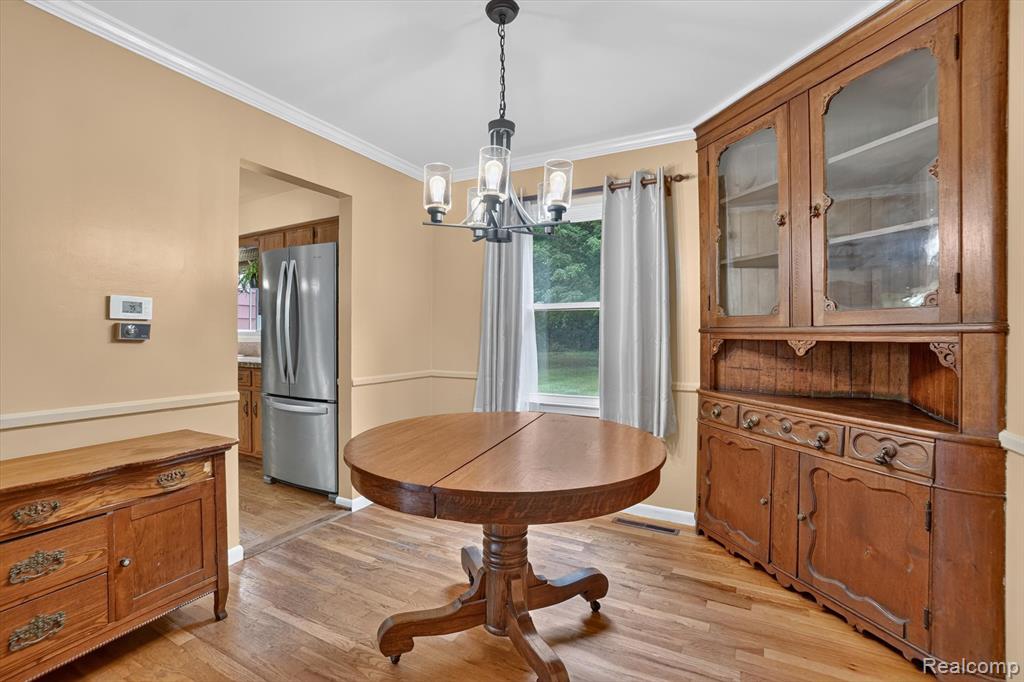 2356 Pineview Court, Flushing, MI 48433 — Photo 13