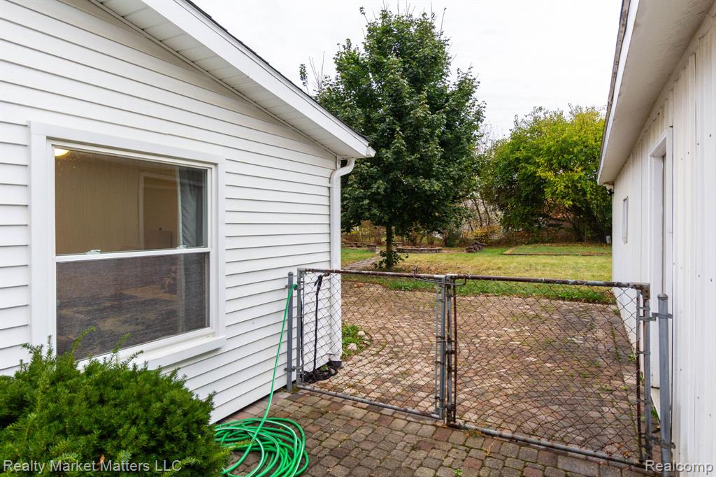 781 W Davison Lake Road, Oxford, MI 48371 — Photo 23