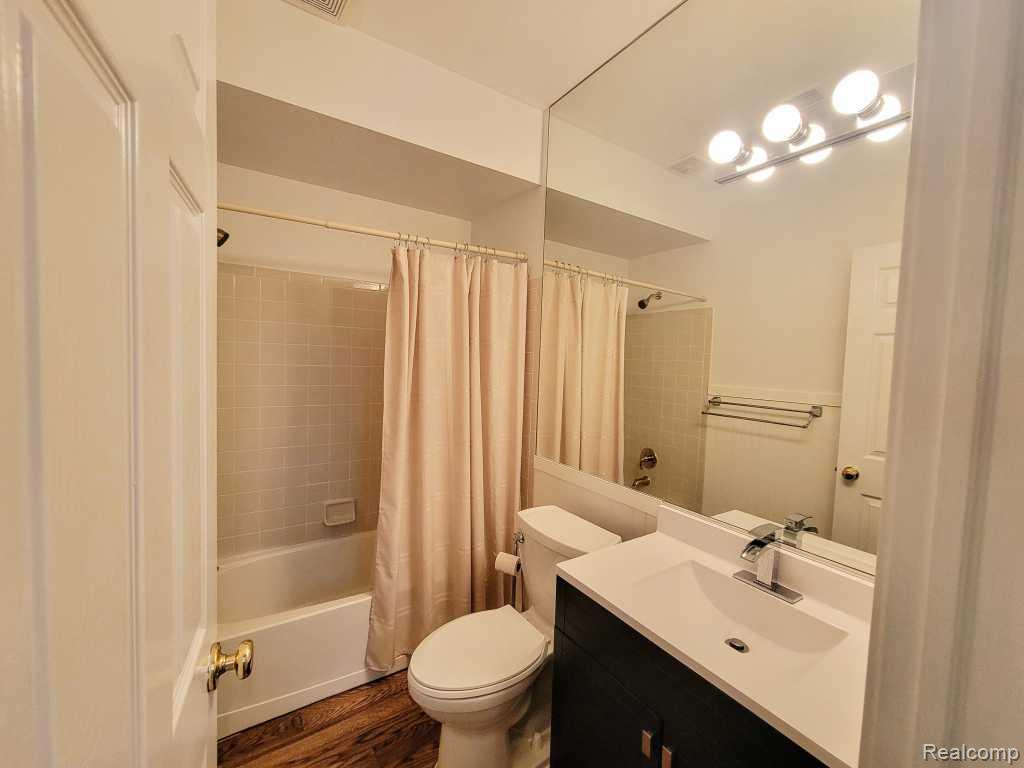 124 Champlain Boulevard, Howell, MI 48843 — Photo 40