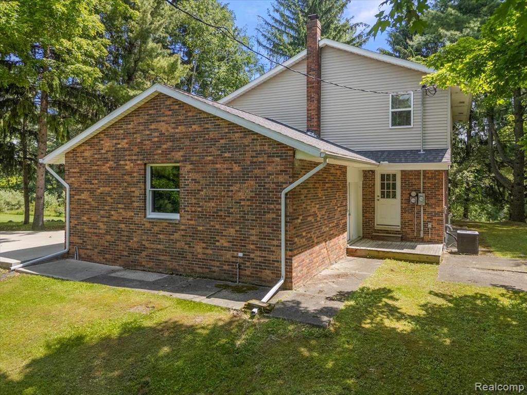 5836 Ewalt Road, Imlay City, MI 48444 — Photo 24