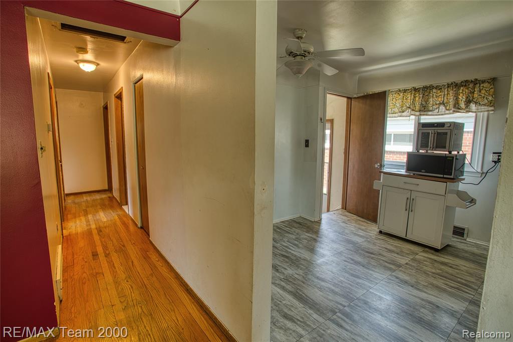 7475 Fenton Street, Dearborn Heights, MI 48127 — Photo 11