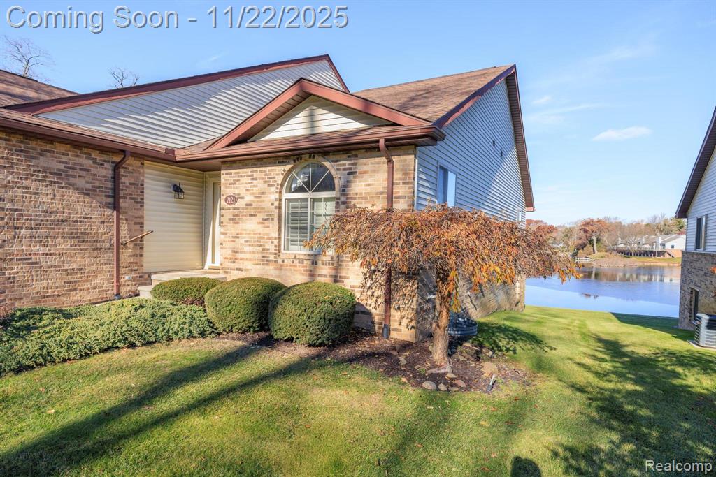 7121 Bluewater Drive, Clarkston, MI 48348 — Photo 40