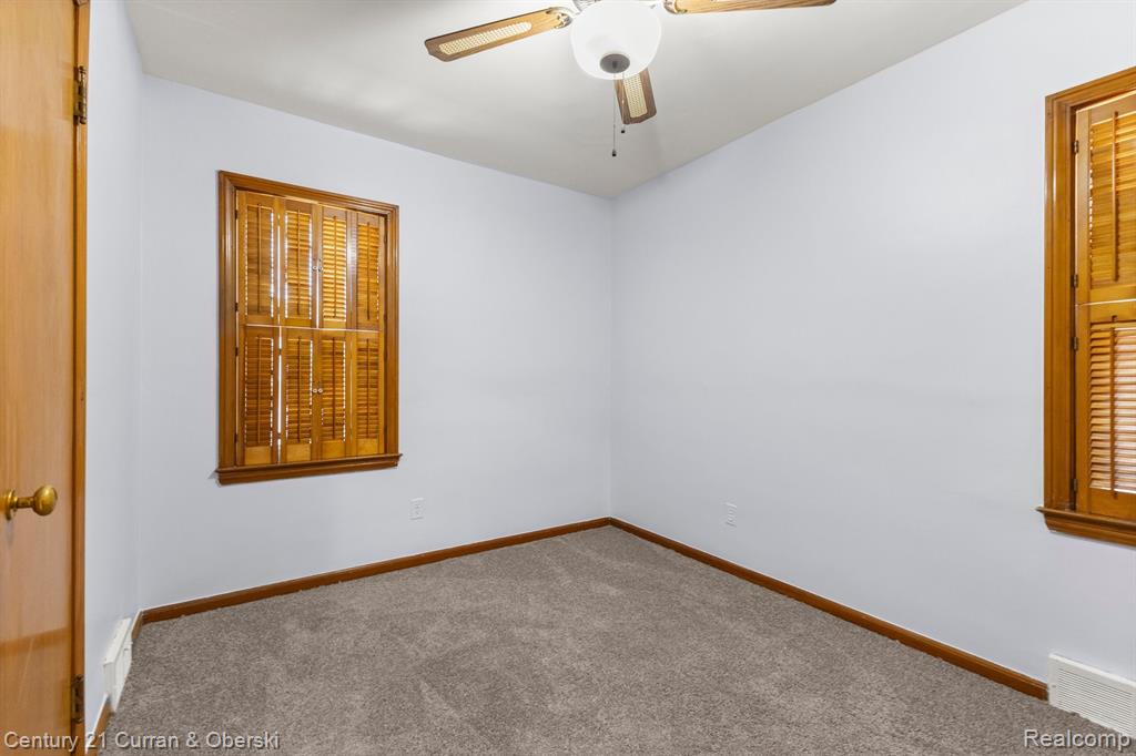 6658 MILLER Boulevard, Dearborn, MI 48126 — Photo 12