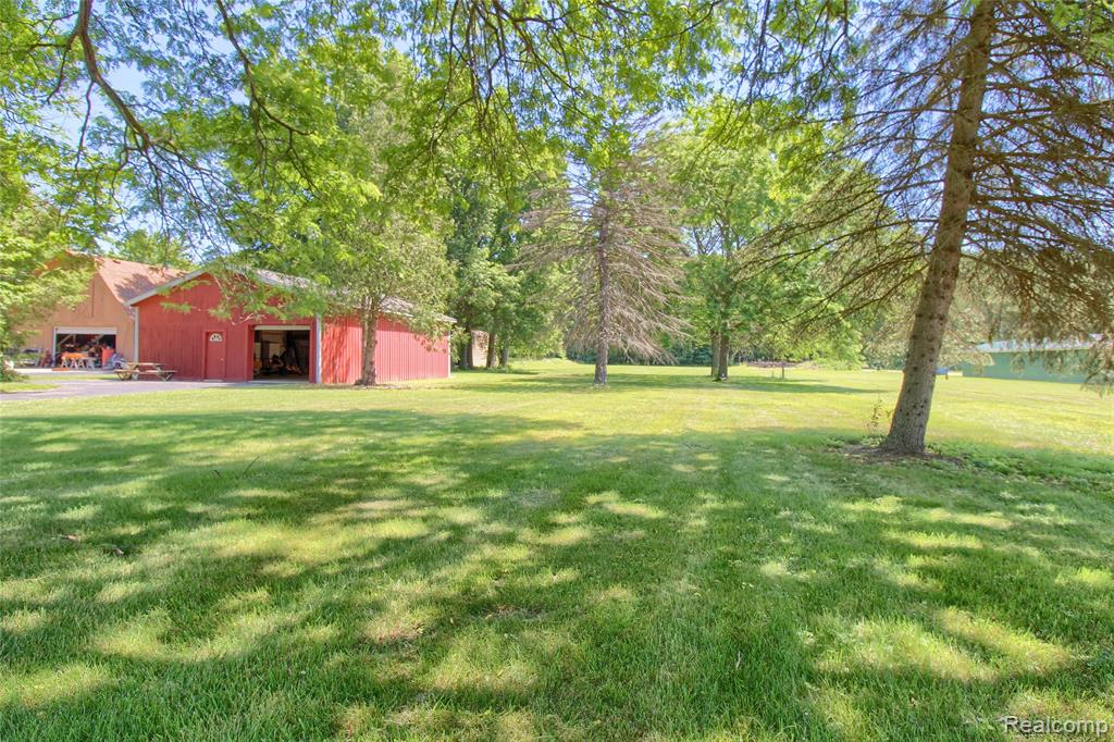 21515 Huron River Drive, New Boston, MI 48164 — Photo 36