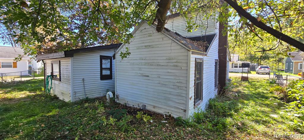 595 Pleasant Drive, Gregory, MI 48137 — Photo 11