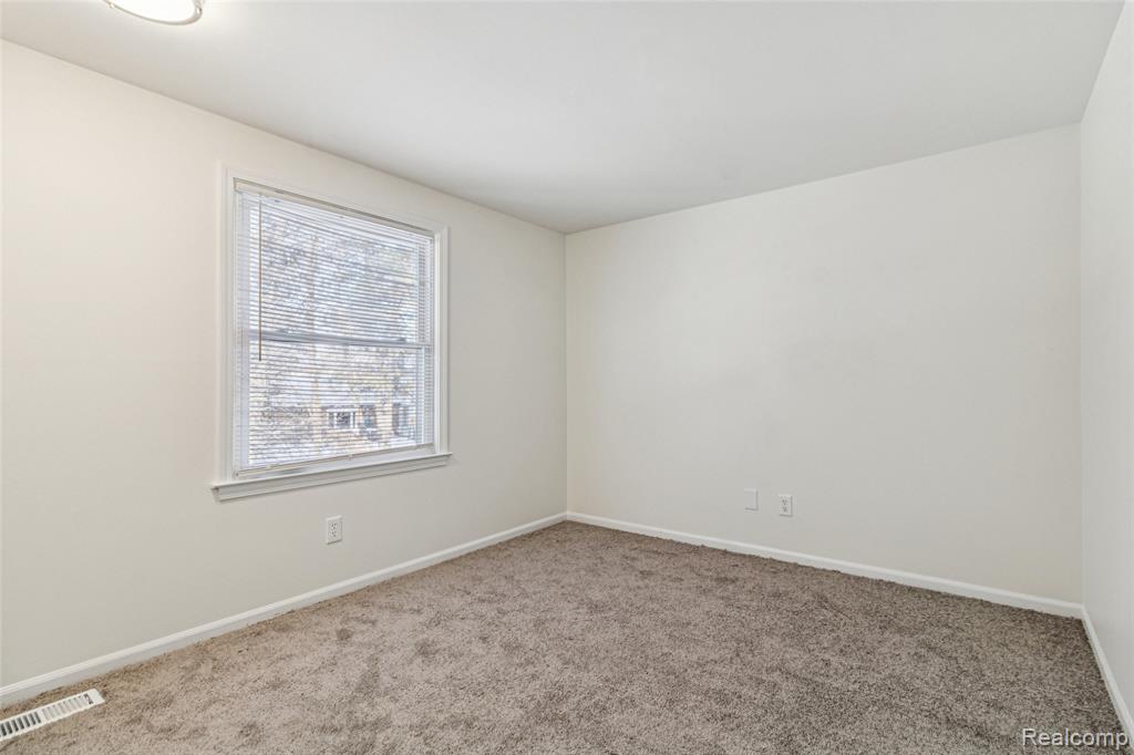39735 Bonnie Court, Clinton Twp, MI 48038 — Photo 21