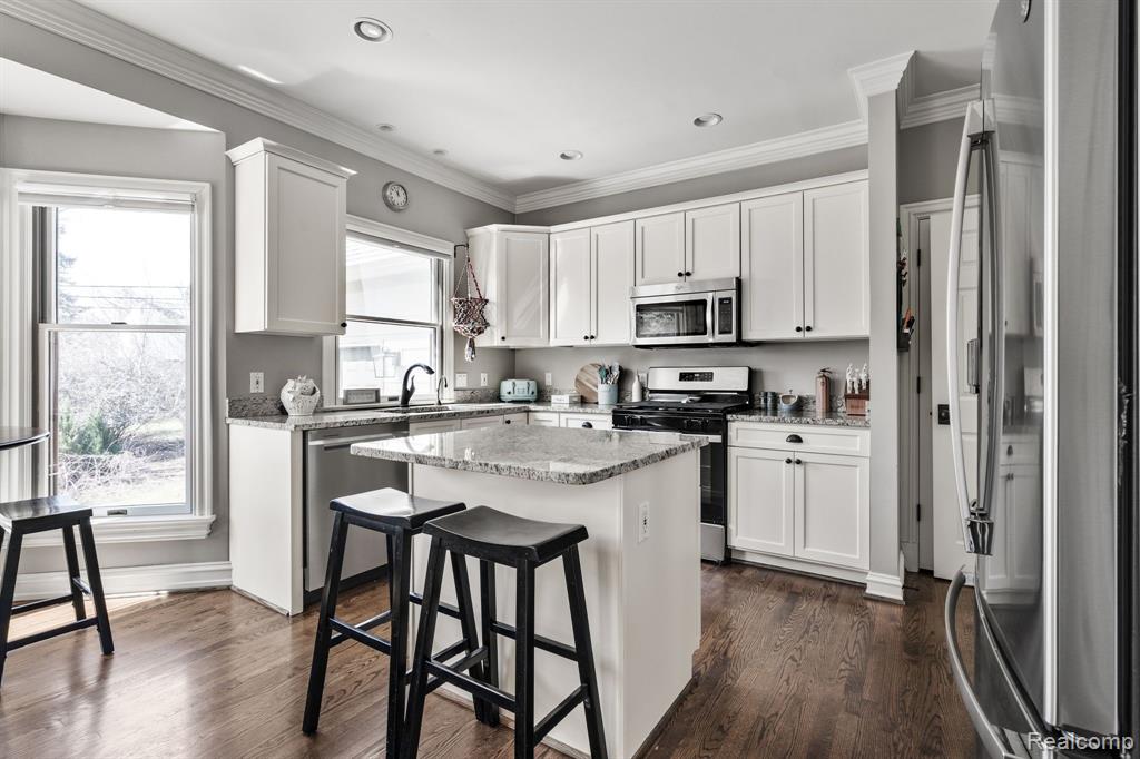 411 CHERRY TREE Lane, Rochester Hills, MI 48306 — Photo 16