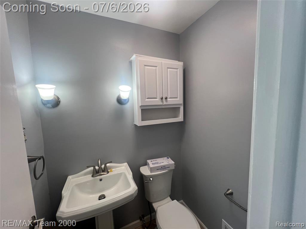 6880 COUNTRY LANE, Dearborn Heights, MI 48127 — Photo 6