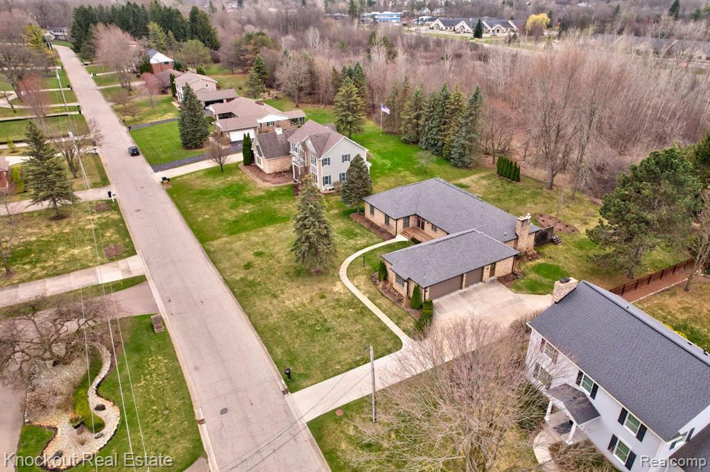 9350 OAKMONT Drive, Grand Blanc, MI 48439 — Photo 63