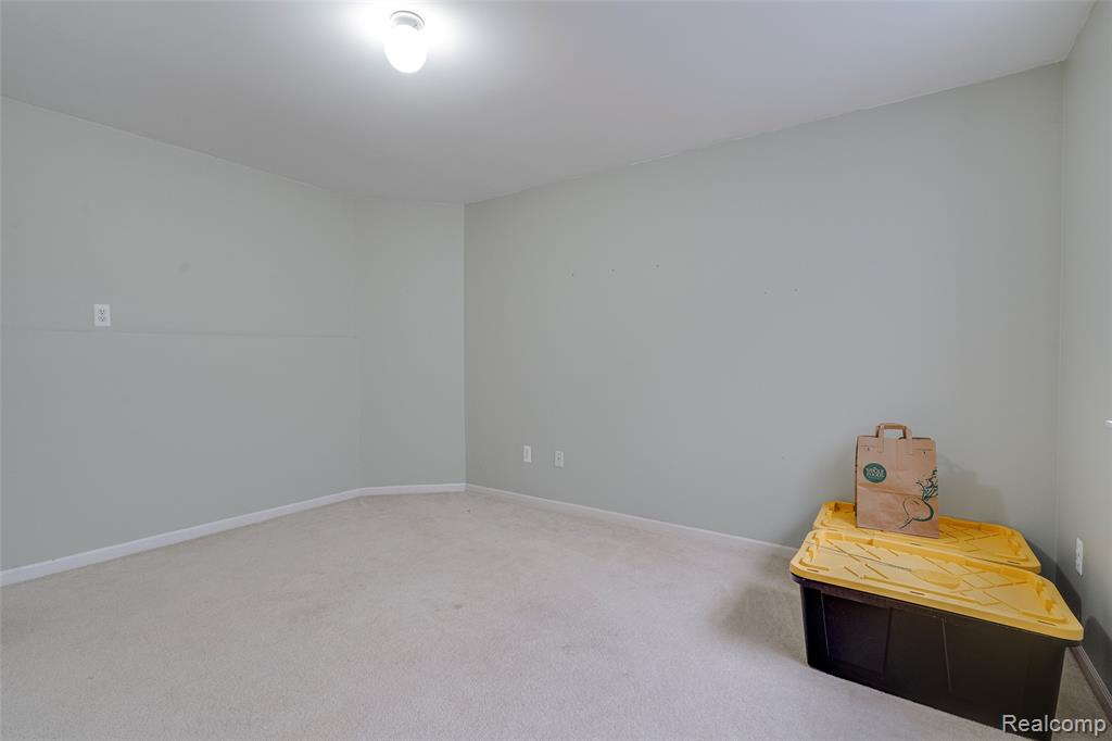 454 Old Pine Way, Walled Lake, MI 48390 — Photo 42