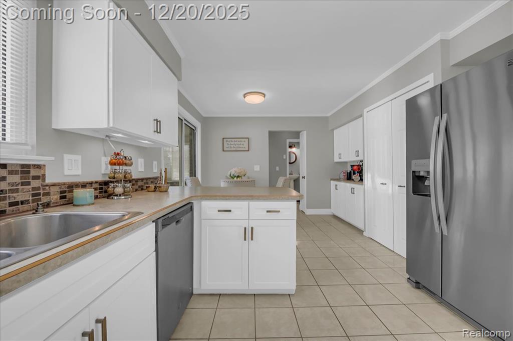 518 Charing Cross Drive, Grand Blanc, MI 48439 — Photo 15
