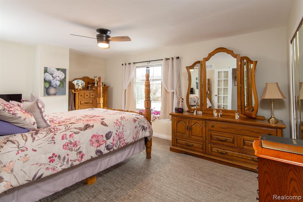 41696 BEDFORD Drive, Canton, MI 48187 — Photo 11