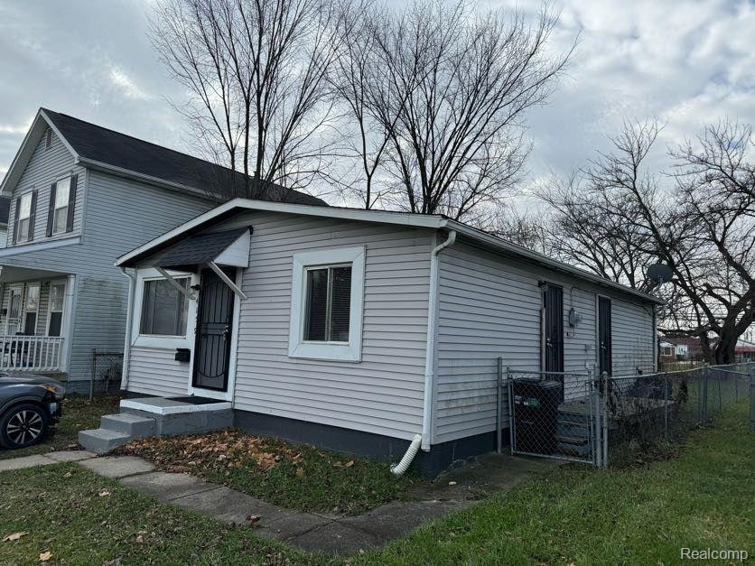 4159 SPRINGLE Street, Detroit, MI 48215 — Photo 2