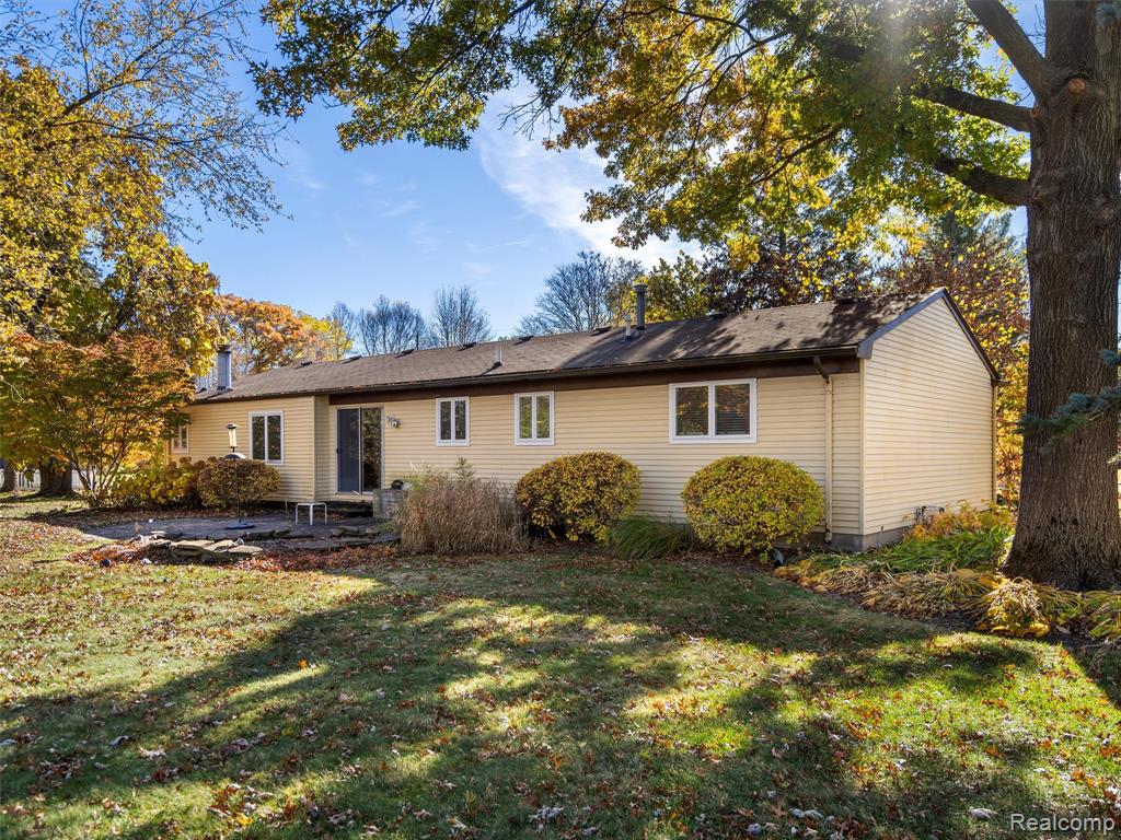 920 Grace Avenue, Rochester Hills, MI 48307 — Photo 5
