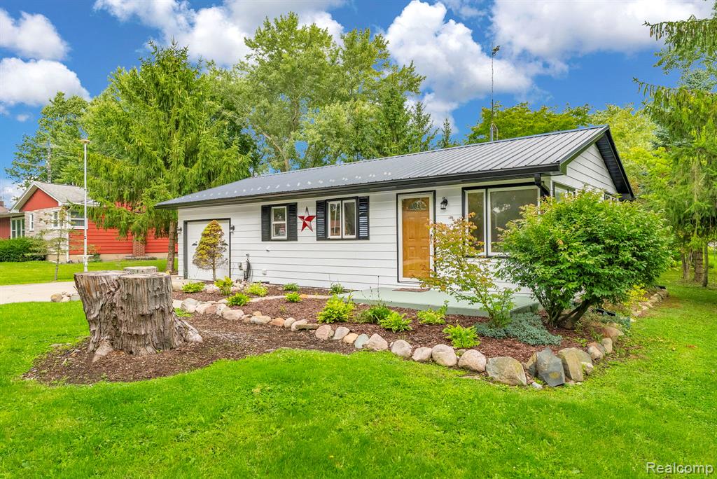 538 N Neeper Street, Capac, MI 48014 — Photo 3