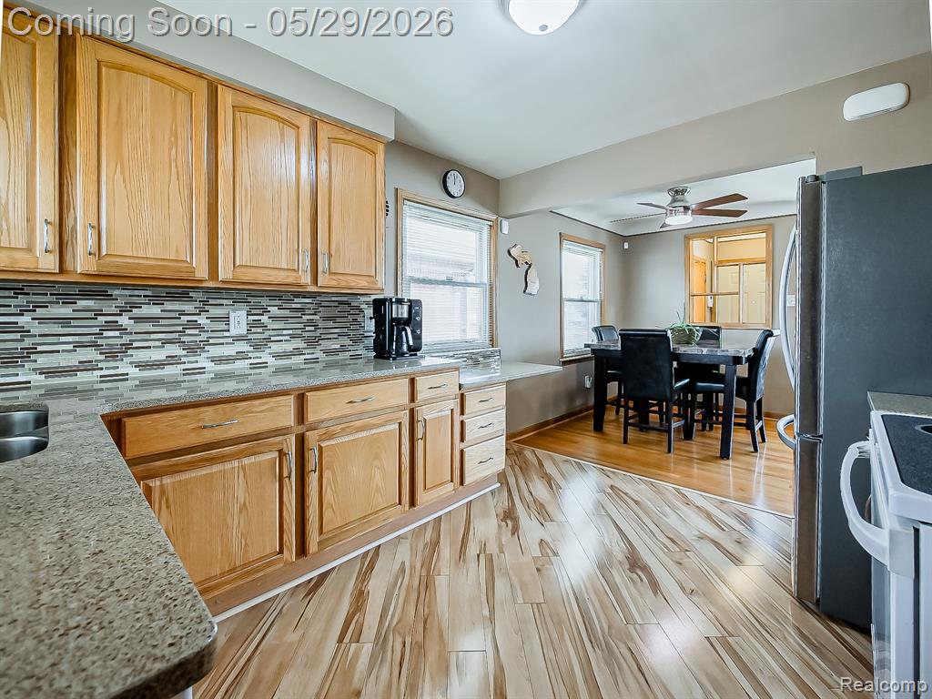 8634 Allen Road, Allen Park, MI 48101 — Photo 8