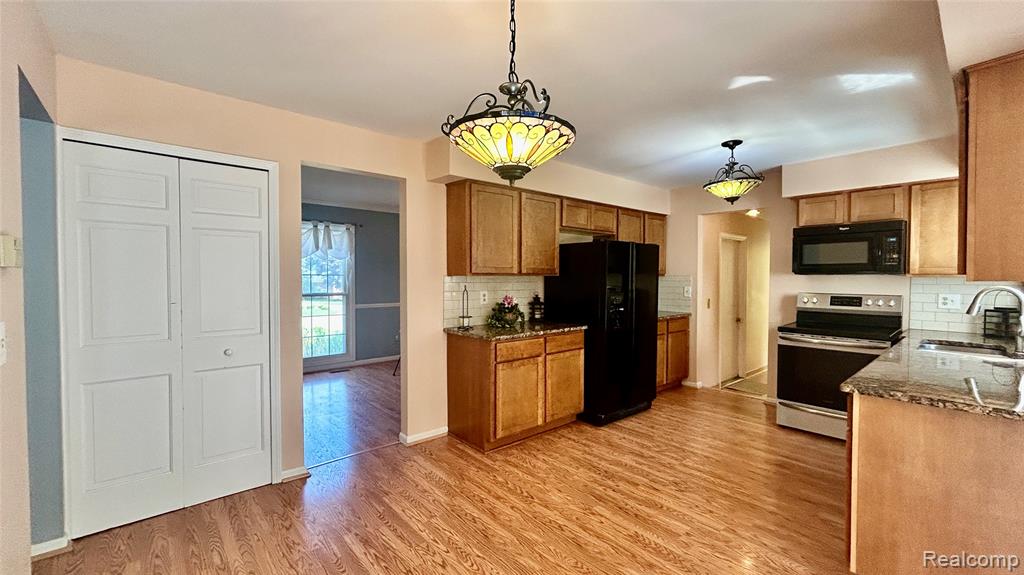 43095 Whisper Court, Northville, MI 48168 — Photo 8